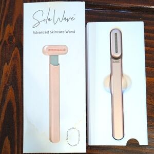Solawave Advanced Skincare Wand With Charger
